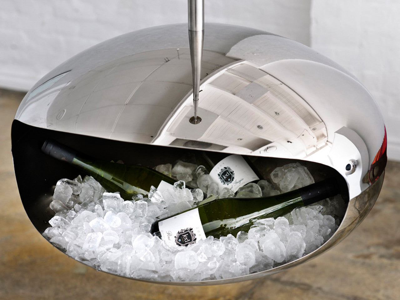 Cocoon Aeris Polished Steel with Steel Pole